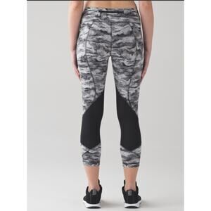 Lululemon Womens Pace Rival Crop Leggings Power Luxtreme Hazy Days Black White 6